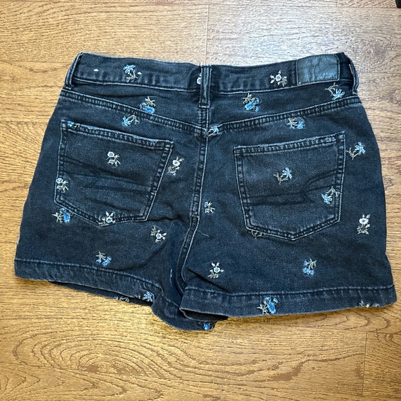 American Eagle Shorts - Picture 4 of 4